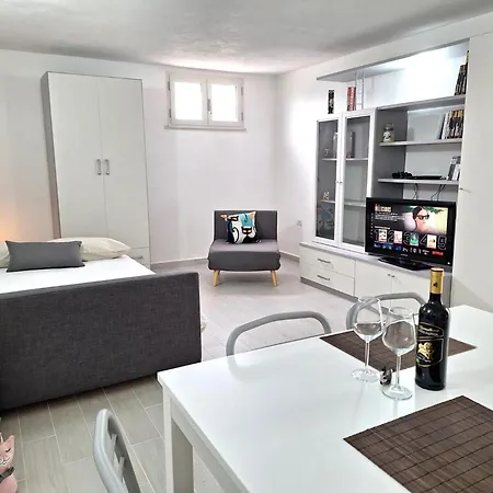 Casa Blanchette Apartment Orosei