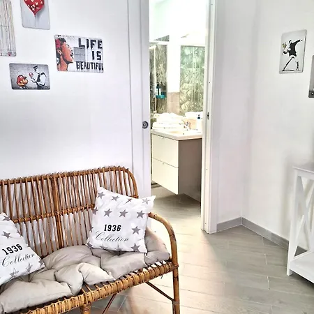 Casa Blanchette Lägenhet Orosei