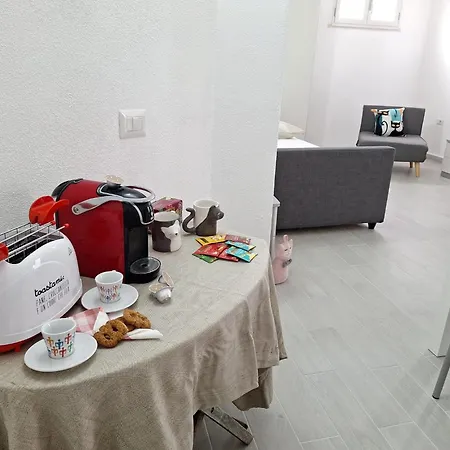 Casa Blanchette Apartment